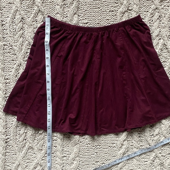 Brandy Melville - Velvet Burgundy Mini Skirt - Picture 3 of 5